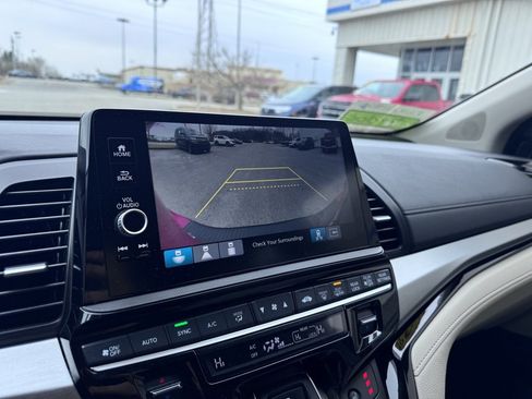 Used 2025 Honda Odyssey Touring image 28