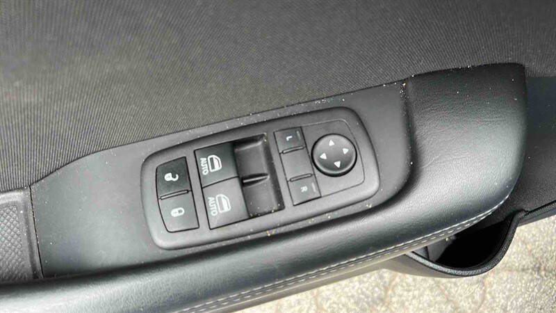 Used 2022 Dodge Challenger GT RWD image 17