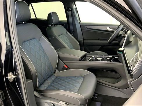 New 2026 Volkswagen Atlas Cross Sport SEL Premium R-Line image 9