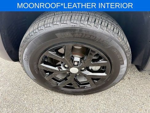 Used 2023 Jeep Grand Cherokee Limited w/ Trailer Tow Prep Group (B) AWD/4WD image 15