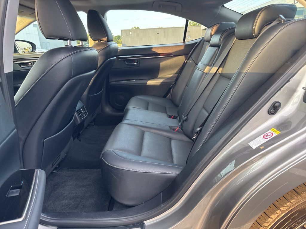 Used 2018 Lexus ES 350 w/ Premier Package FWD image 14