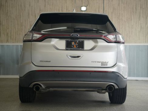 Used 2018 Ford Edge Titanium w/ Equipment Group 301A FWD image 9