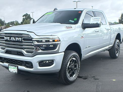 Used 2026 RAM 2500 Laramie AWD/4WD image 7