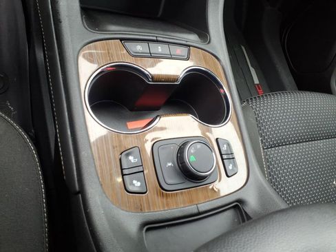 Used 2023 GMC Acadia SLE w/ Driver Convenience Package FWD image 23