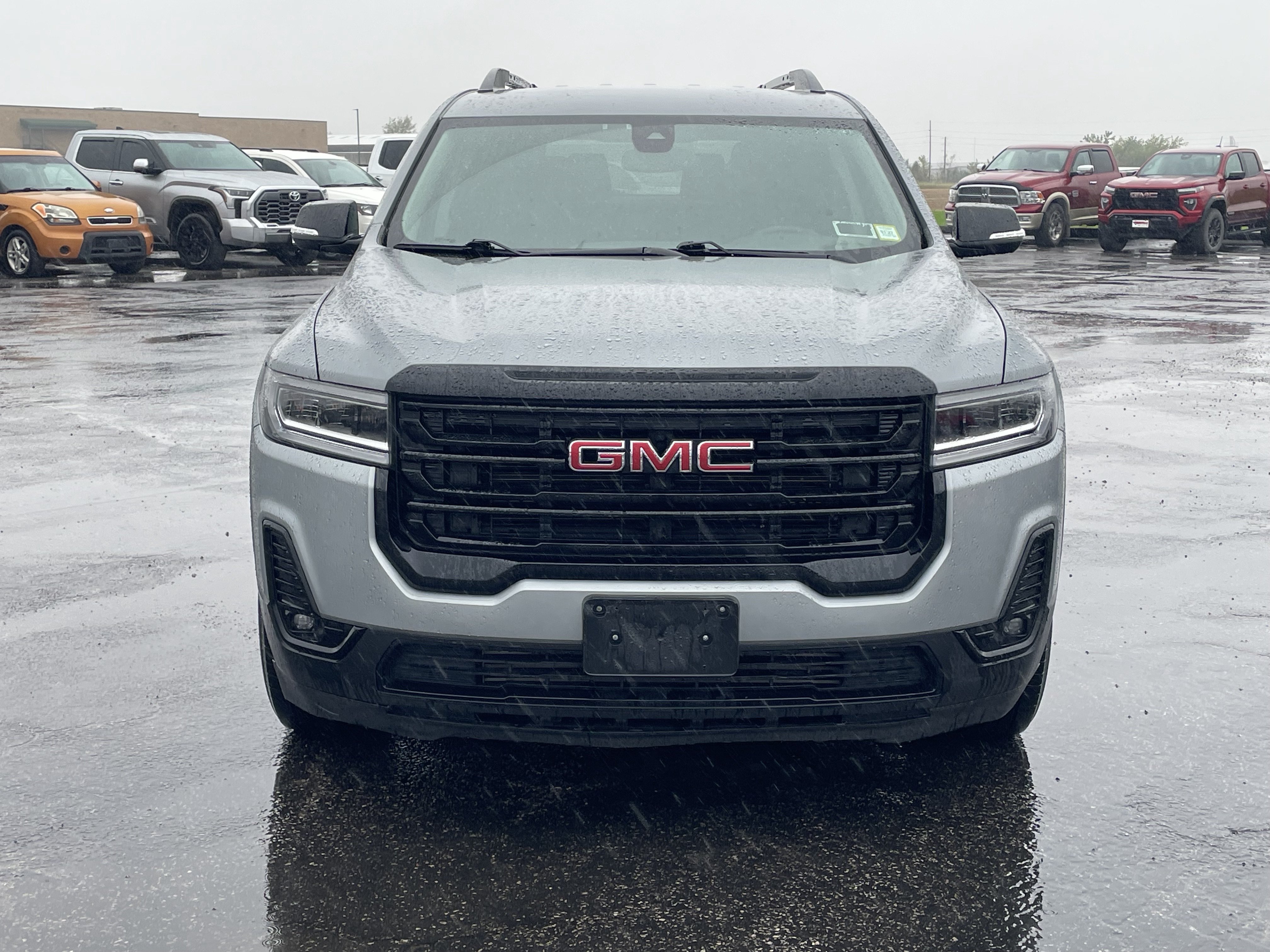 Used 2023 GMC Acadia SLT w/ Elevation Edition AWD/4WD image 9