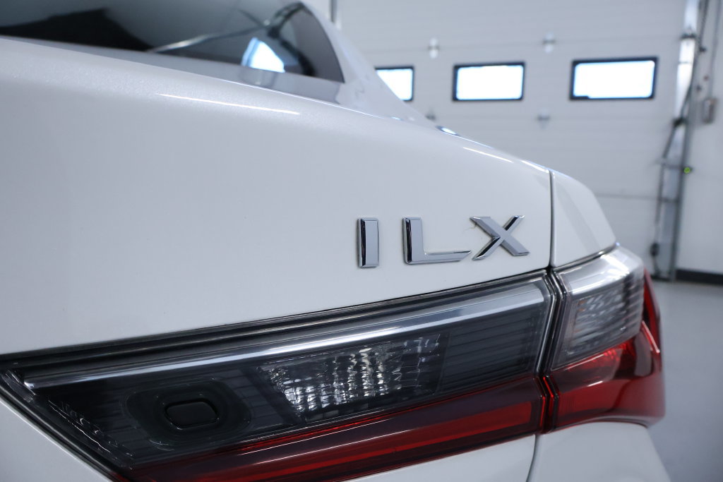 Used 2020 Acura ILX FWD image 10