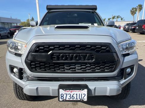 Used 2019 Toyota Tacoma TRD Sport w/ Technology Package image 6
