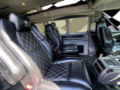 Used 2019 Chevrolet Express 2500 G25 image 26