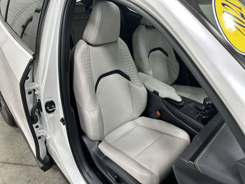 Used 2021 Lexus UX 200 w/ Premium Package image 29