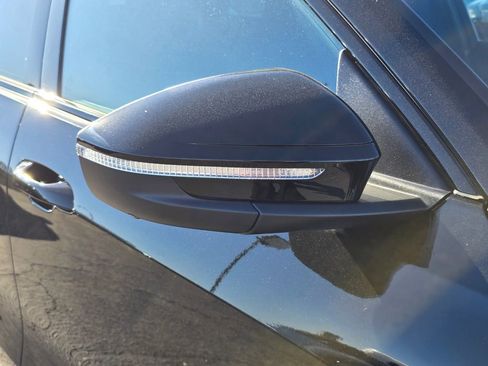 New 2025 Audi SQ5 Prestige image 9