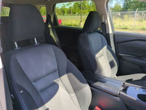 Used 2024 Nissan Rogue SV image 38