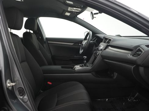 Used 2018 Honda Civic Sport image 11