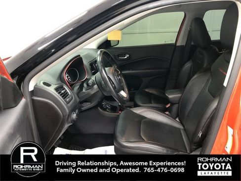 Used 2019 Jeep Compass Trailhawk w/ Leather Interior Group AWD/4WD image 11