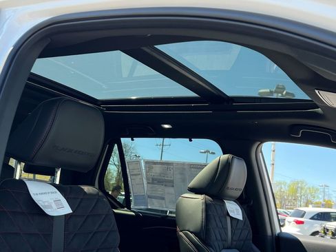 New 2026 Honda Pilot Black Edition image 7