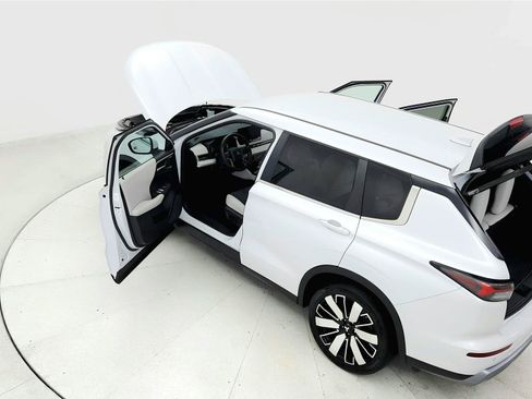 Used 2025 Mitsubishi Outlander SE AWD/4WD image 22