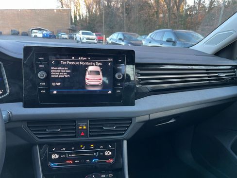 Used 2025 Volkswagen Jetta SE image 18