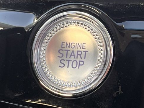 Used 2025 Genesis G80 2.5T image 14