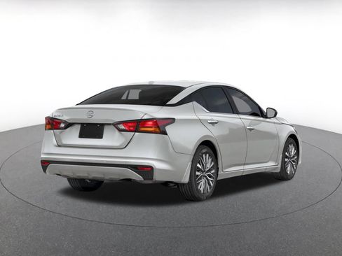 Used 2026 Nissan Altima 2.5 SV FWD image 2