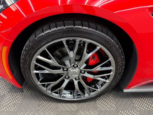 Used 2015 Chevrolet Corvette Stingray Convertible w/ 3LT Preferred Equipment Group RWD image 21