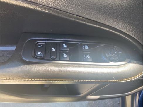 Used 2017 Jeep Compass Latitude w/ Popular Equipment Group AWD/4WD image 14