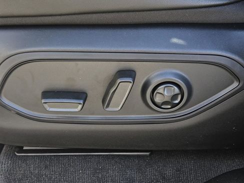 New 2025 Jeep Grand Cherokee Limited image 24