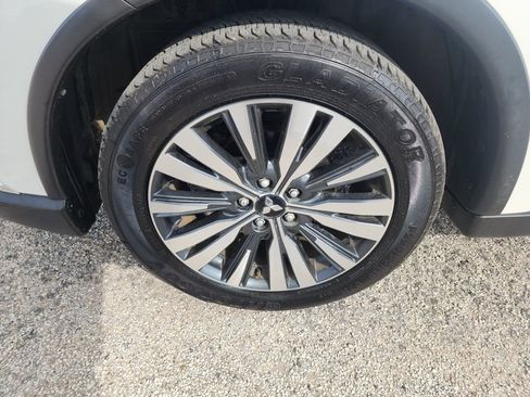 Used 2020 Mitsubishi Outlander ES image 10