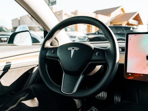 Used 2022 Tesla Model 3 Performance image 19