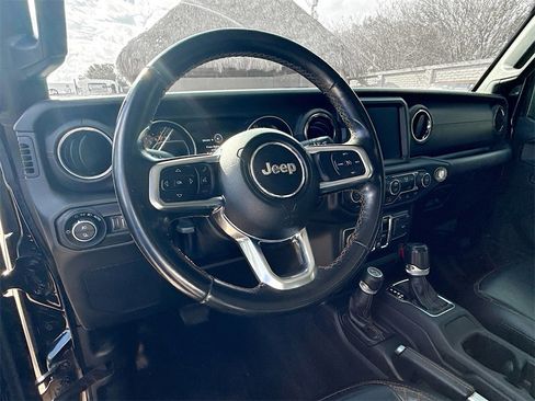 Used 2021 Jeep Gladiator Overland image 12