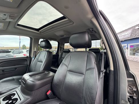 Used 2013 Chevrolet Silverado 3500 LTZ AWD/4WD image 15