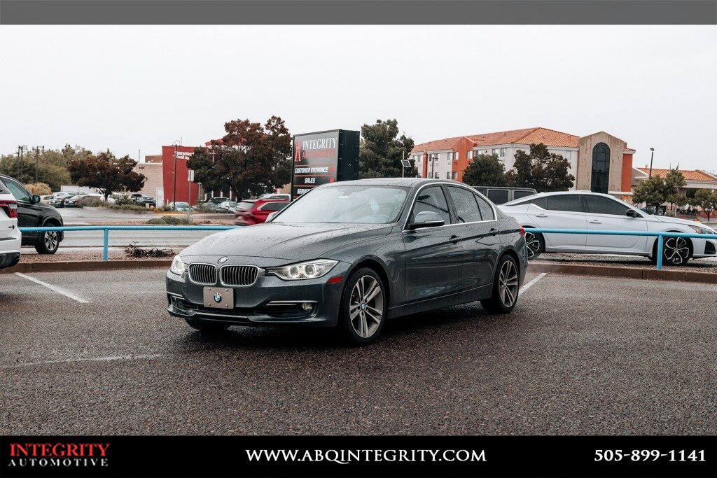 Used 2013 BMW 328i xDrive Sedan AWD/4WD image 3