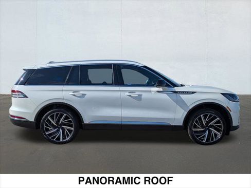 Used 2025 Lincoln Aviator Reserve w/ Equipment Group 201A image 6