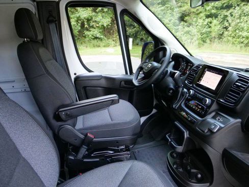 Used 2024 RAM ProMaster 2500 FWD image 29