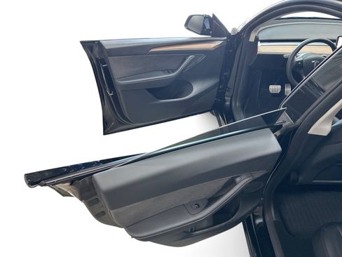 Certified 2023 Tesla Model Y Performance AWD/4WD image 10