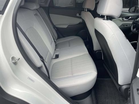 Certified 2022 Hyundai Kona SEL w/ Convenience Package FWD image 10