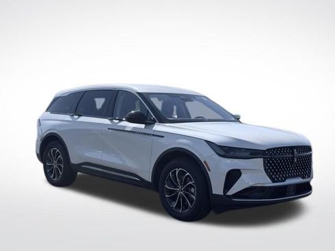 Certified 2025 Lincoln Nautilus Premier AWD/4WD image 4