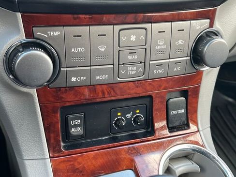 Used 2013 Toyota Highlander Limited image 27
