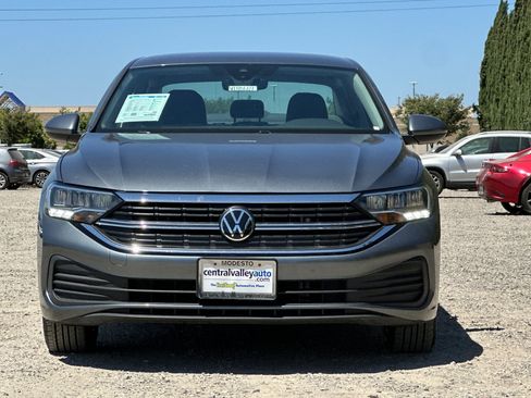 Certified 2024 Volkswagen Jetta SE FWD image 9