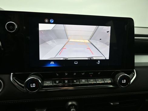 Used 2025 Chevrolet Colorado LT RWD image 11