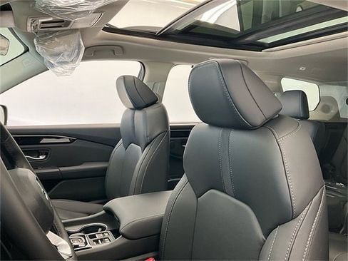 New 2025 Honda Pilot Touring image 18