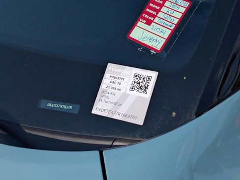 Certified 2024 Kia Seltos SX w/ SX Sunroof Package image 15