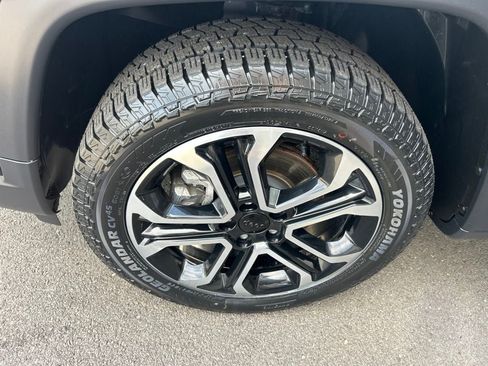 Used 2022 Jeep Compass Limited w/ Sun and Sound Group AWD/4WD image 37