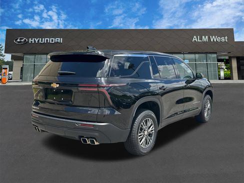Used 2024 Chevrolet Traverse LS FWD image 5