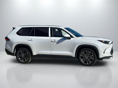 Used 2024 Toyota Grand Highlander AWD Hybrid image 4