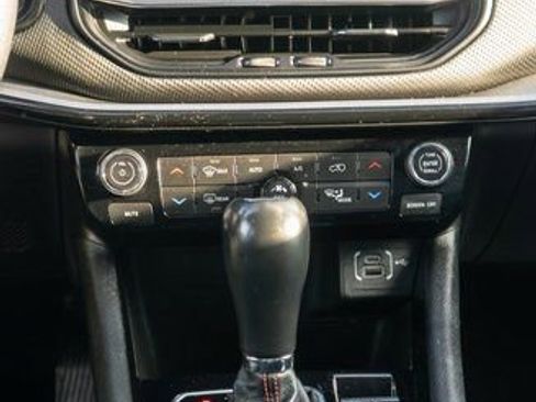 Used 2022 Jeep Compass Trailhawk image 16