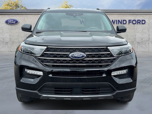 Used 2022 Ford Explorer XLT w/ Equipment Group 202A AWD/4WD image 2