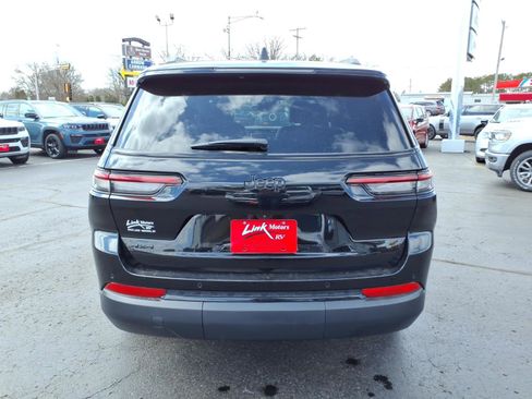 Used 2025 Jeep Grand Cherokee L Laredo image 5