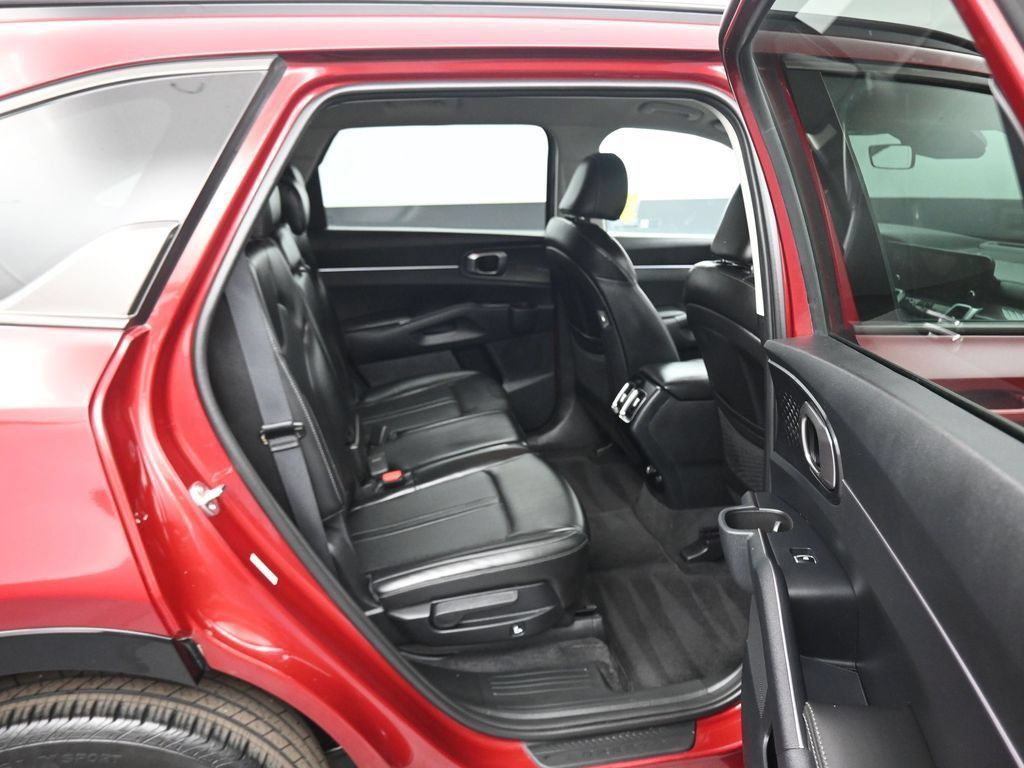 Used 2023 Kia Sorento S FWD image 45