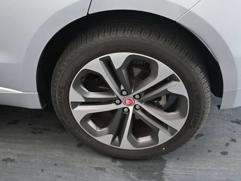 Used 2023 Jaguar F-PACE R-Dynamic S AWD/4WD image 11