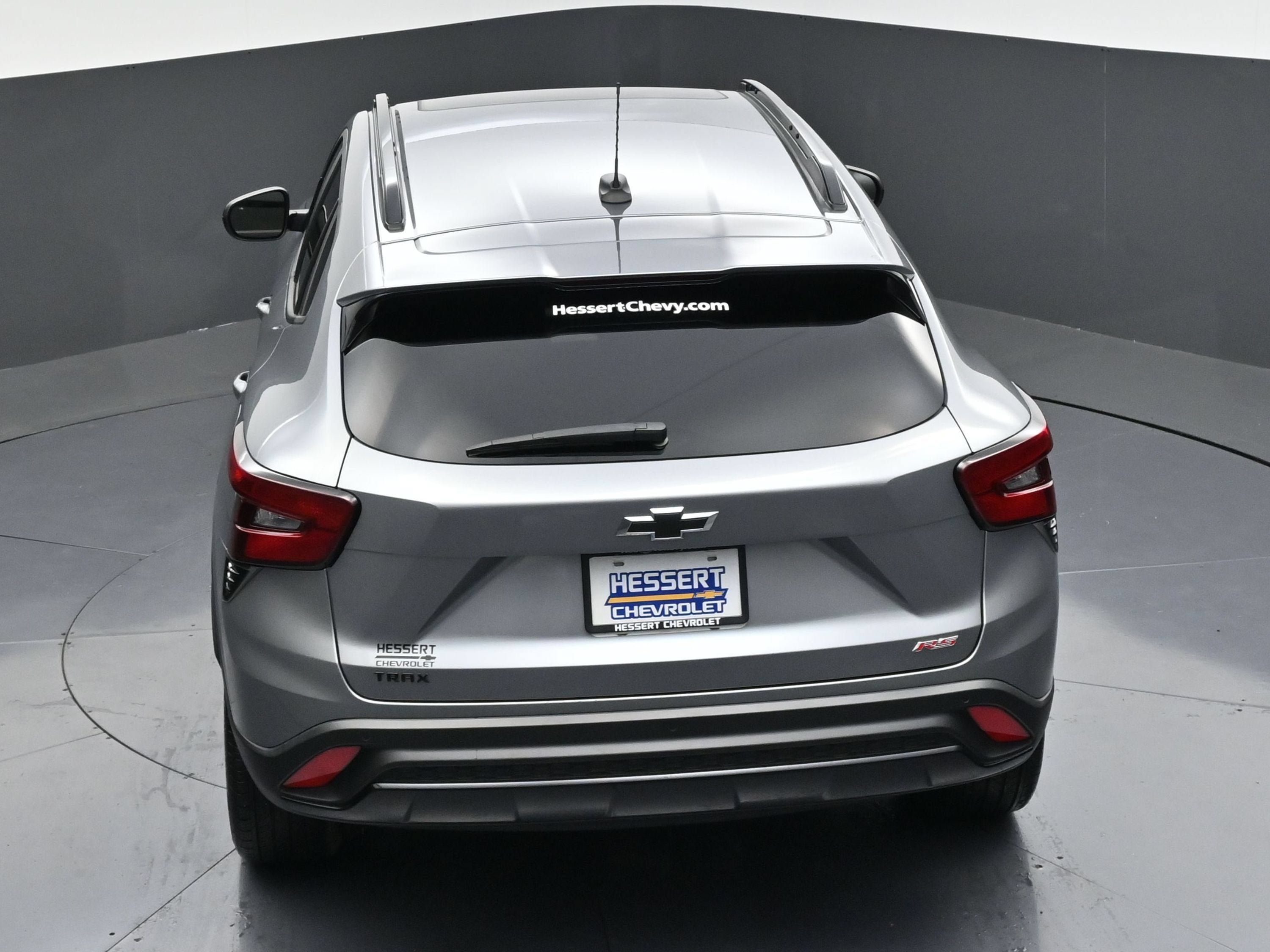 Used 2025 Chevrolet Trax RS w/ Sunroof Package FWD image 49