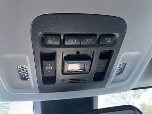 Used 2019 Toyota Camry XLE image 25